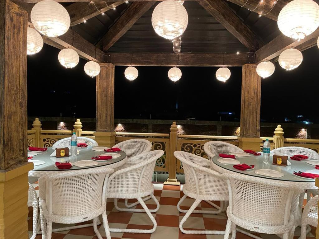 Yashmay Villa Club & Resort Gonda Exterior foto